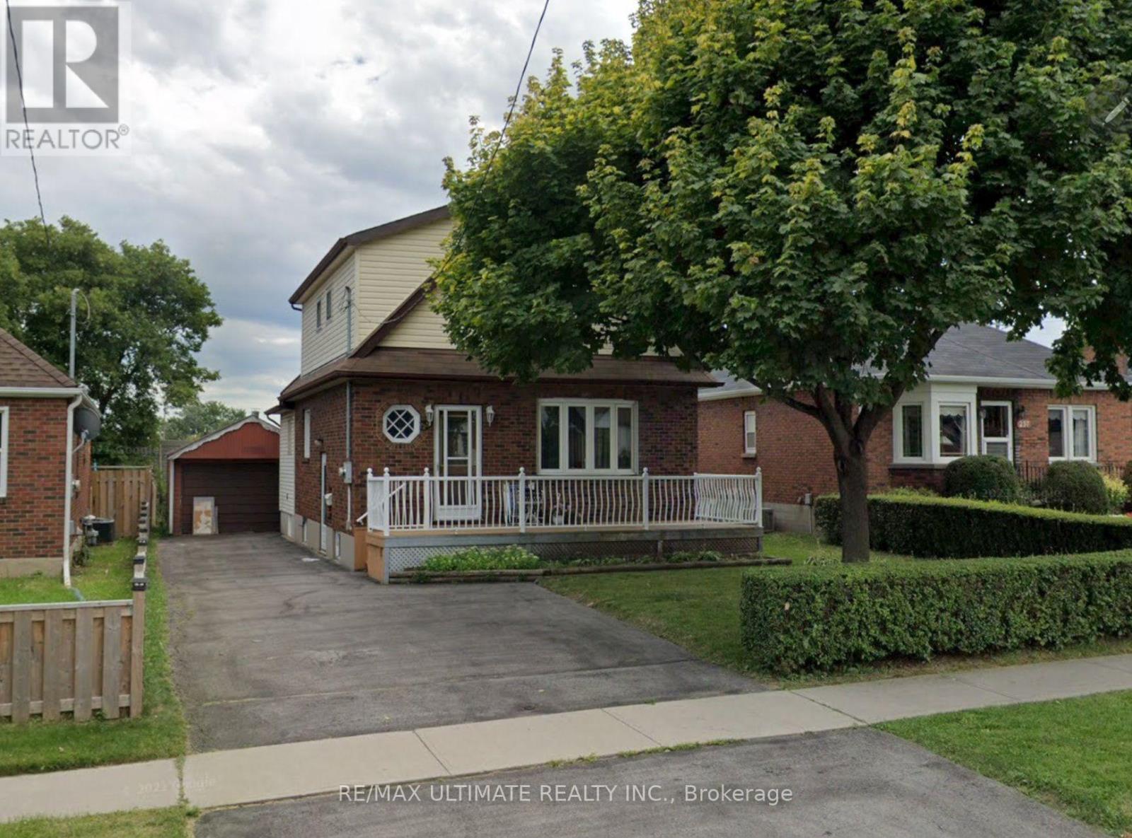 BASEMENT - 251 COLLEGE AVENUE, Oshawa, Ontario