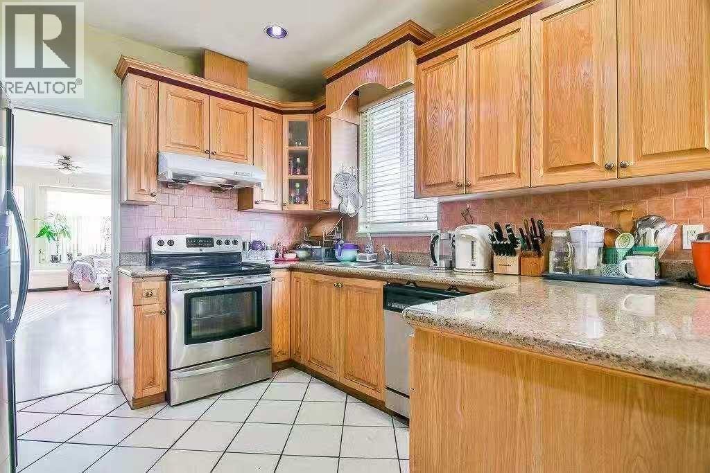5737 Rumble Street, Burnaby, British Columbia  V5J 2C3 - Photo 6 - R3142295