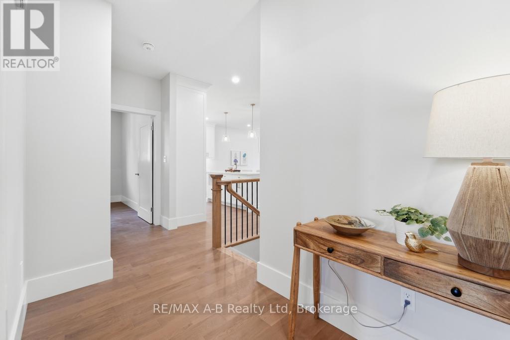 15 Orchard Drive, Stratford, Ontario  N5A 0J7 - Photo 4 - X12535762