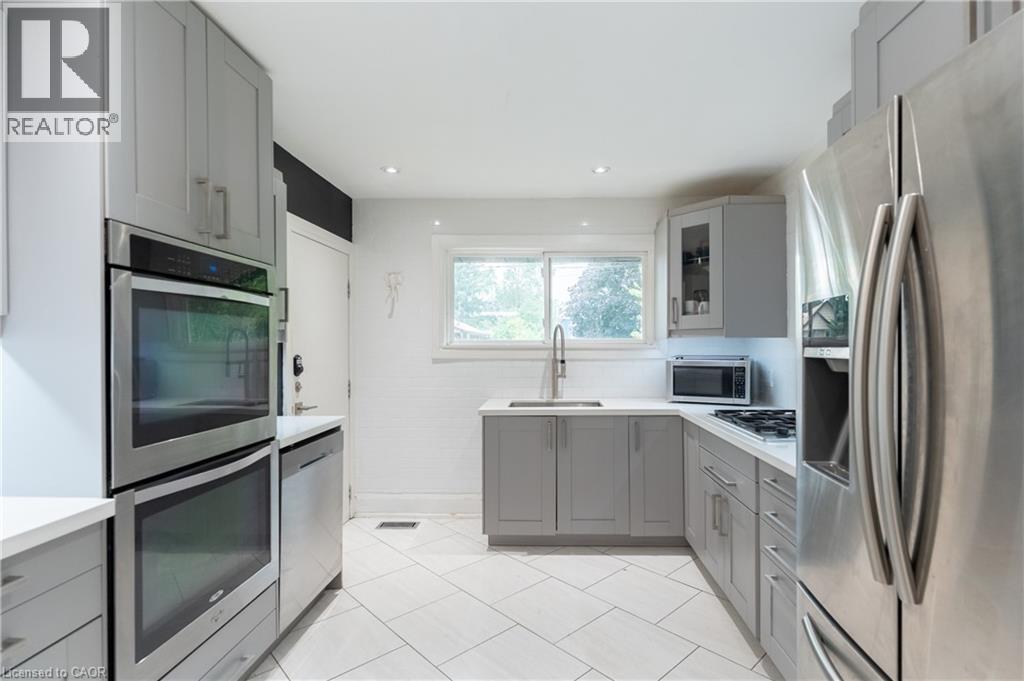 83 East 15th Street, Hamilton, Ontario  L9A 4E8 - Photo 15 - 40865514