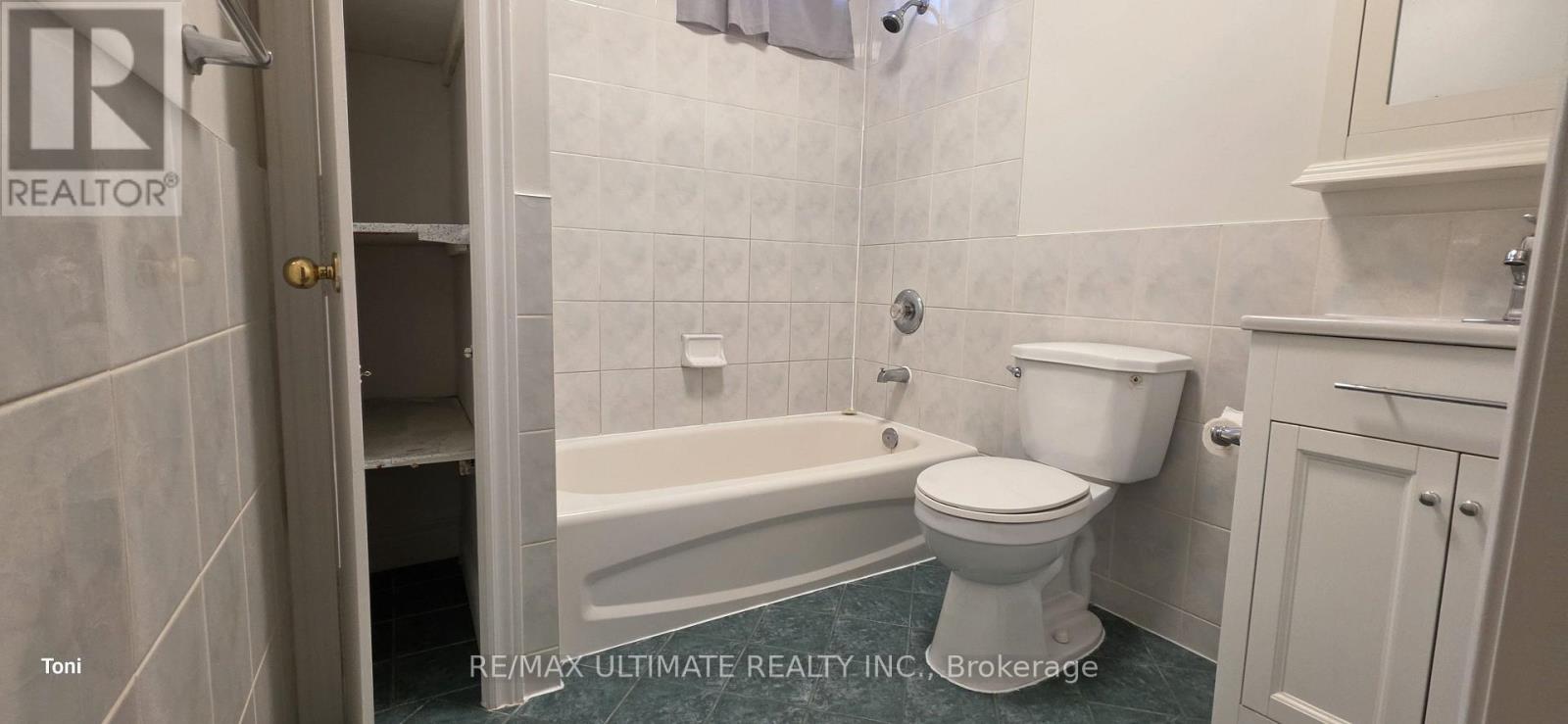 Bsmt - 34 Peterborough Avenue, Toronto, Ontario  M6H 2K7 - Photo 14 - W13818762