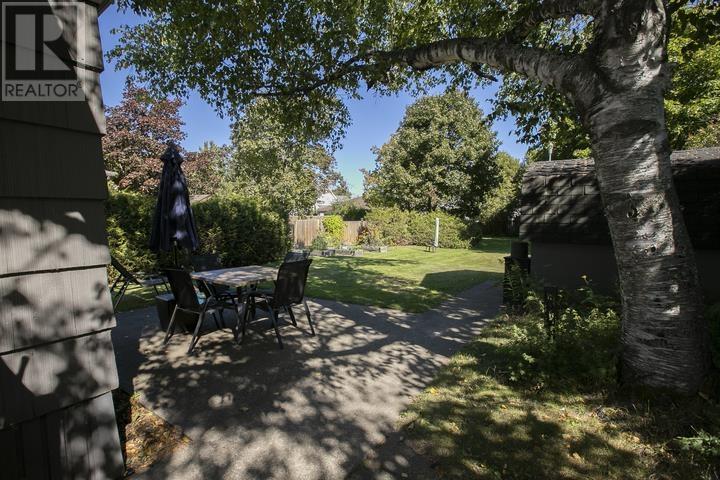 552 Lake St, Sault Ste. Marie, Ontario P6B 3L2 - Photo 6 - SM262656