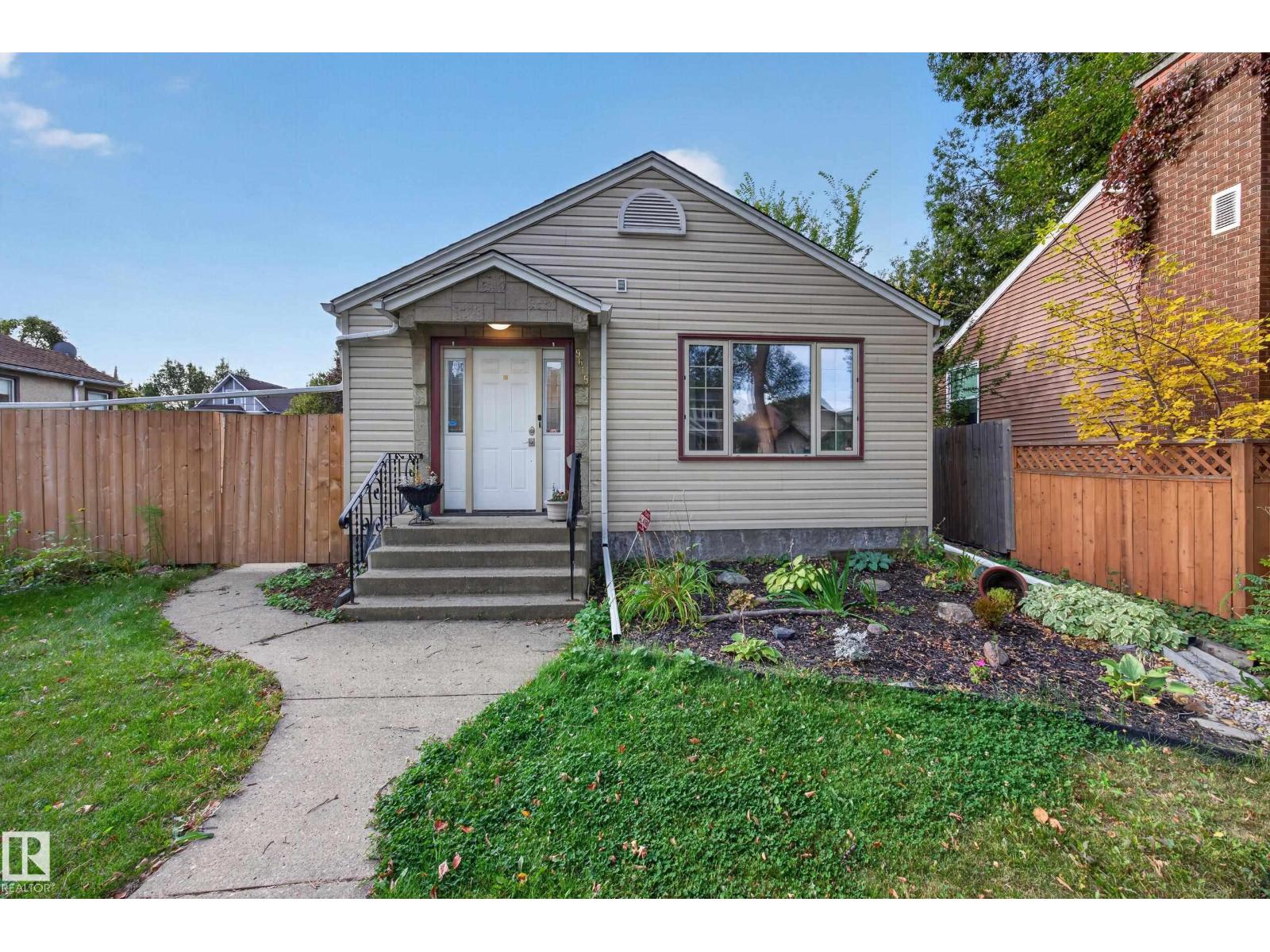 9615 75 Av NW, Edmonton, Alberta  T6E 1H7 - Photo 1 - E4510050