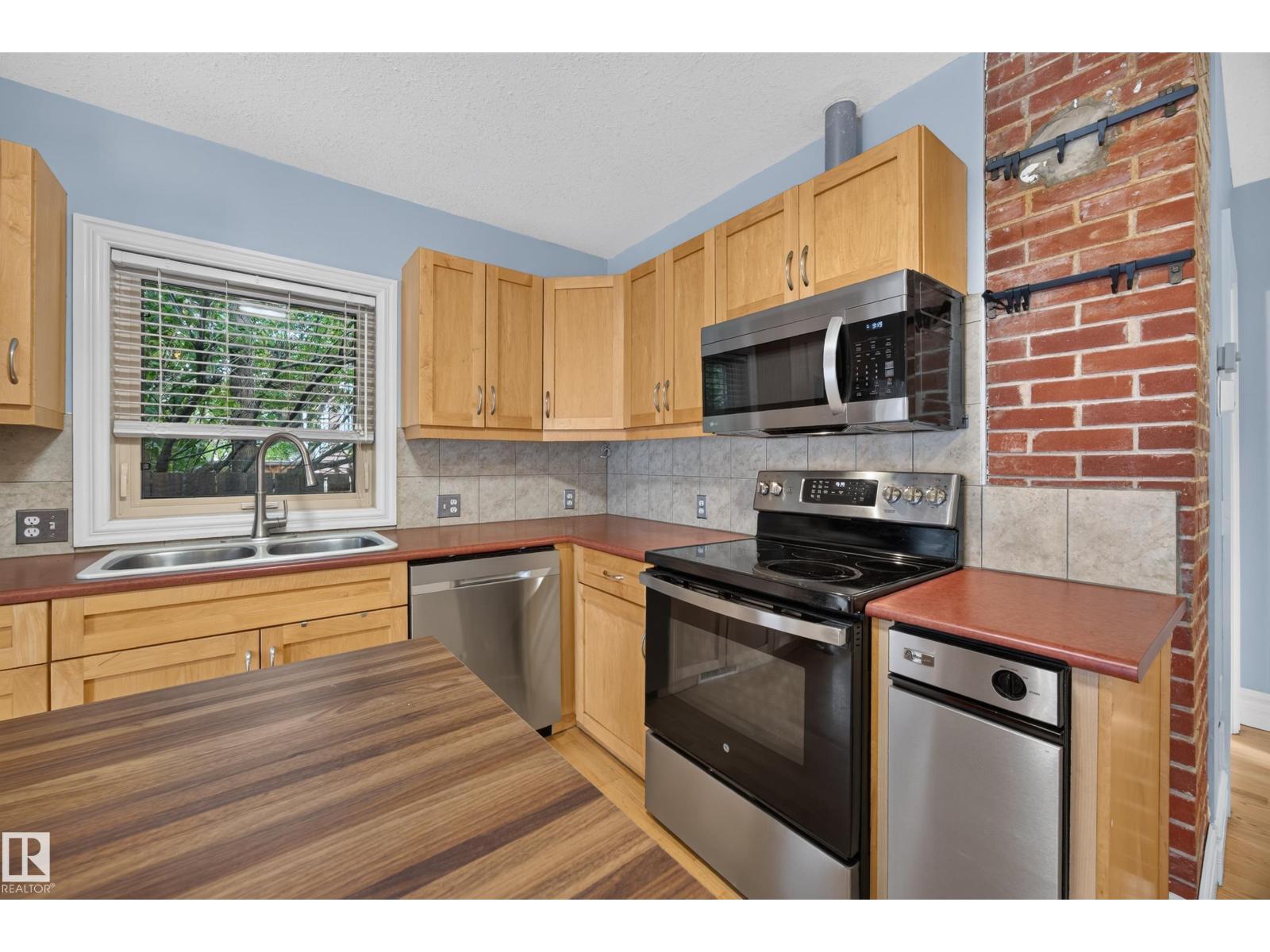 9615 75 Av NW, Edmonton, Alberta  T6E 1H7 - Photo 11 - E4510050
