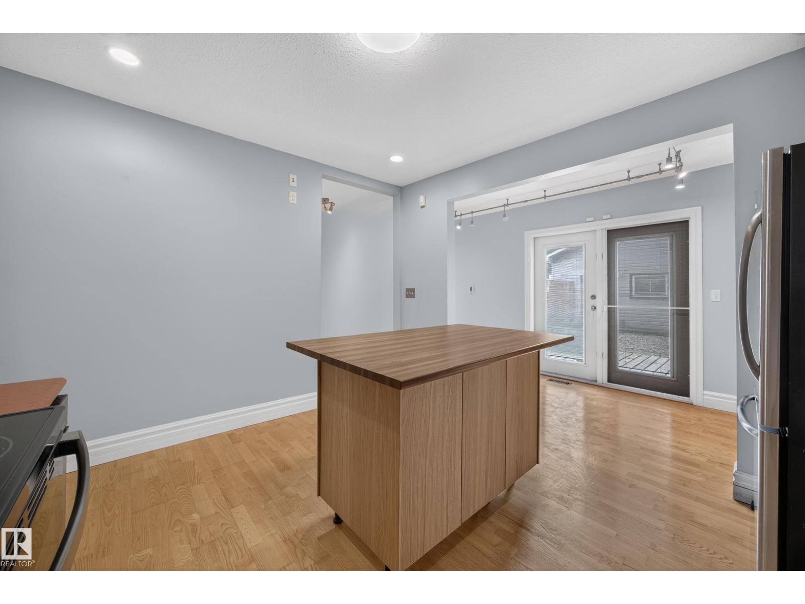 9615 75 Av NW, Edmonton, Alberta  T6E 1H7 - Photo 14 - E4510050