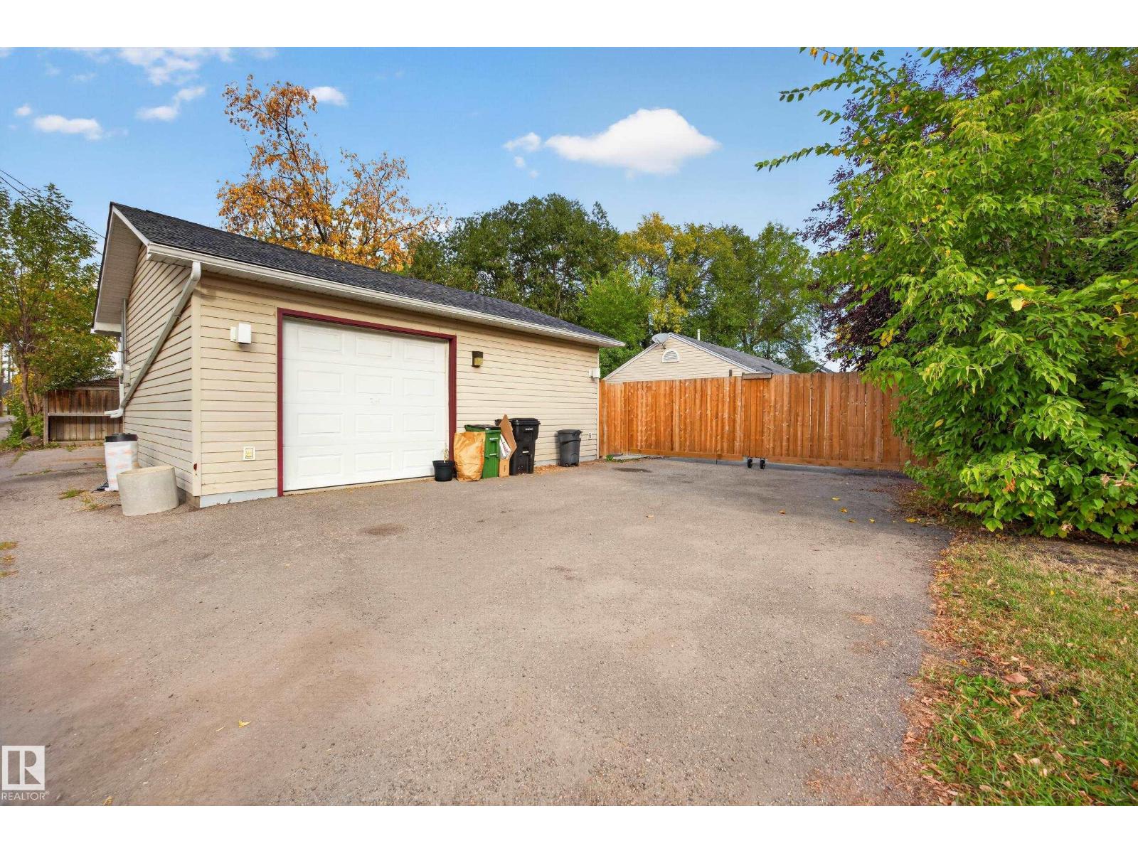 9615 75 Av NW, Edmonton, Alberta  T6E 1H7 - Photo 40 - E4510050