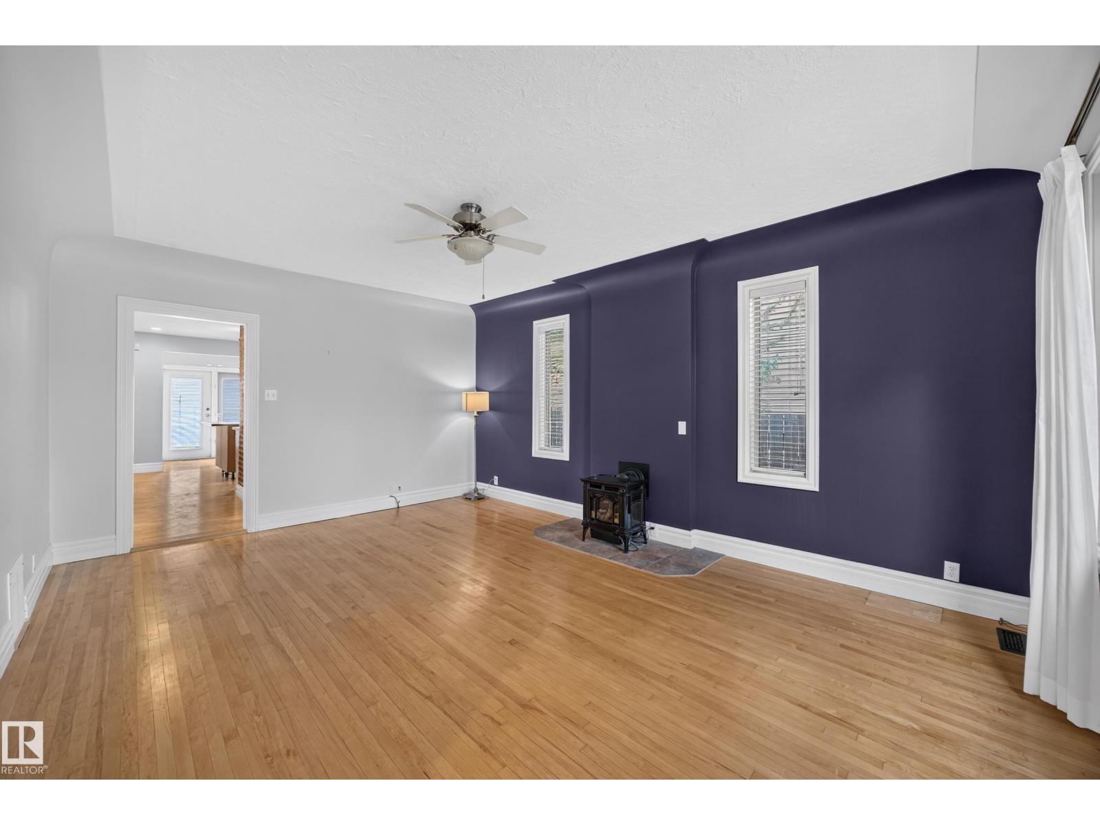 9615 75 Av NW, Edmonton, Alberta  T6E 1H7 - Photo 5 - E4510050