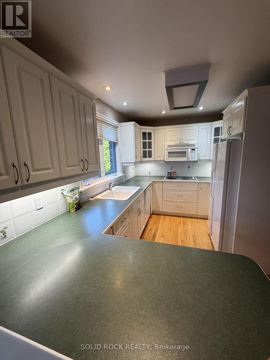 1953 Mulberry Crescent, Ottawa, Ontario K1J 8J8 - Photo 2 - X13820946