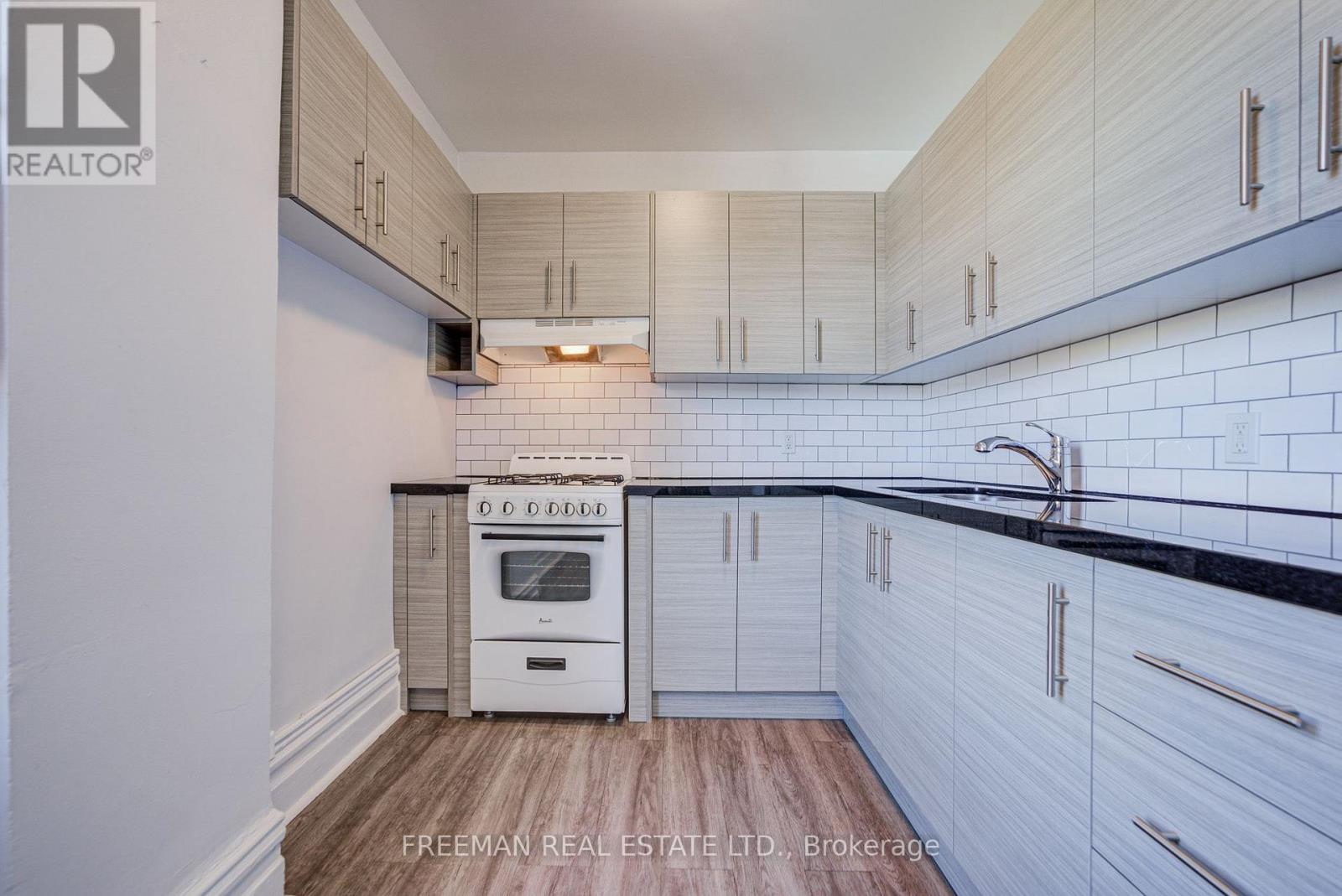 431 Manning Avenue, Toronto, Ontario  M6G 2V6 - Photo 25 - C13820916