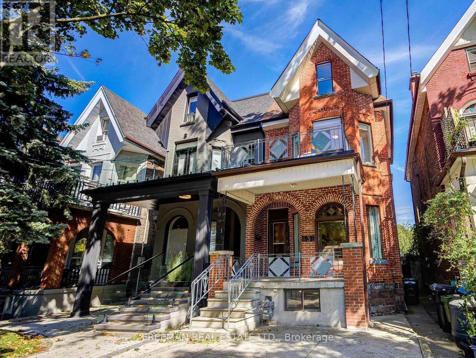 431 Manning Avenue, Toronto, Ontario  M6G 2V6 - Photo 3 - C13820916