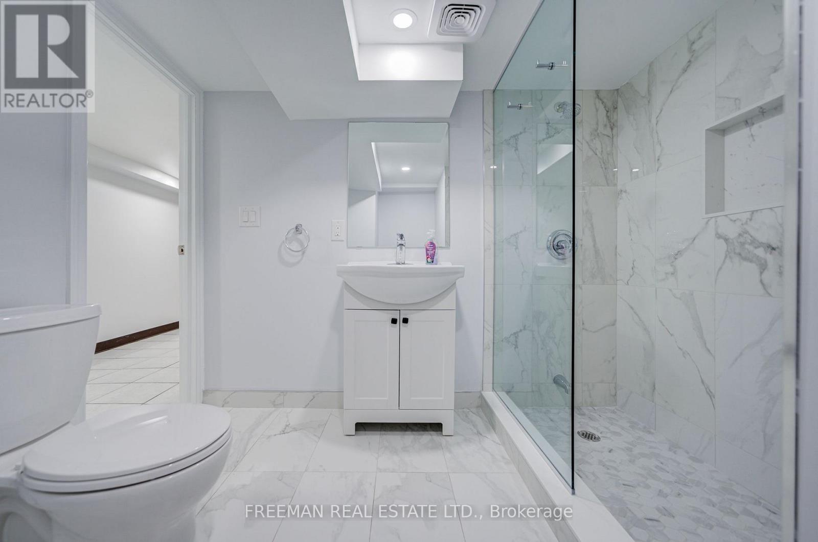 431 Manning Avenue, Toronto, Ontario  M6G 2V6 - Photo 41 - C13820916