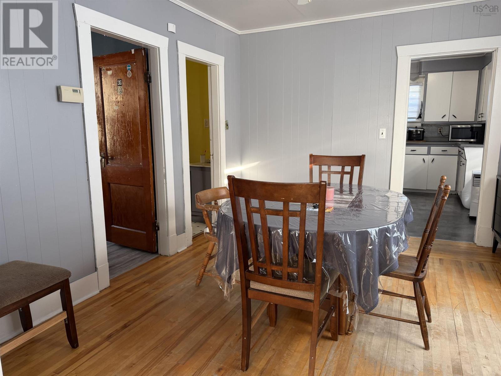 435 York Street photo 11