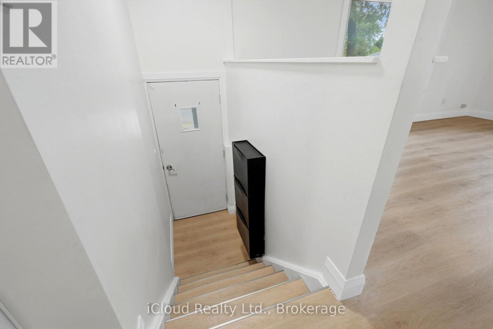 3 Manley Crescent, Thorold, Ontario  L2V 4K2 - Photo 2 - X13821010