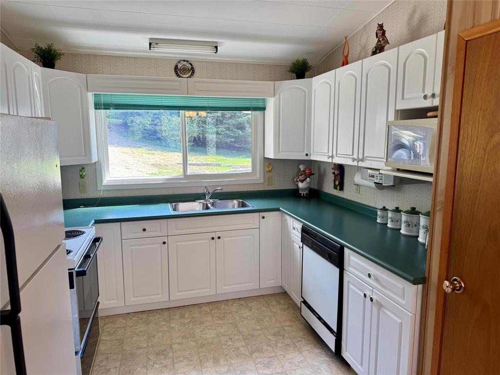 26 Block 4 Road, Whiteshell Provincial Pk, Manitoba  R0E 1N0 - Photo 11 - 202623973