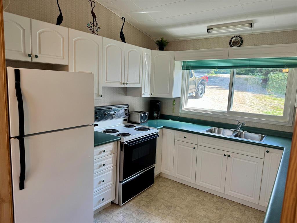 26 Block 4 Road, Whiteshell Provincial Pk, Manitoba  R0E 1N0 - Photo 10 - 202623973