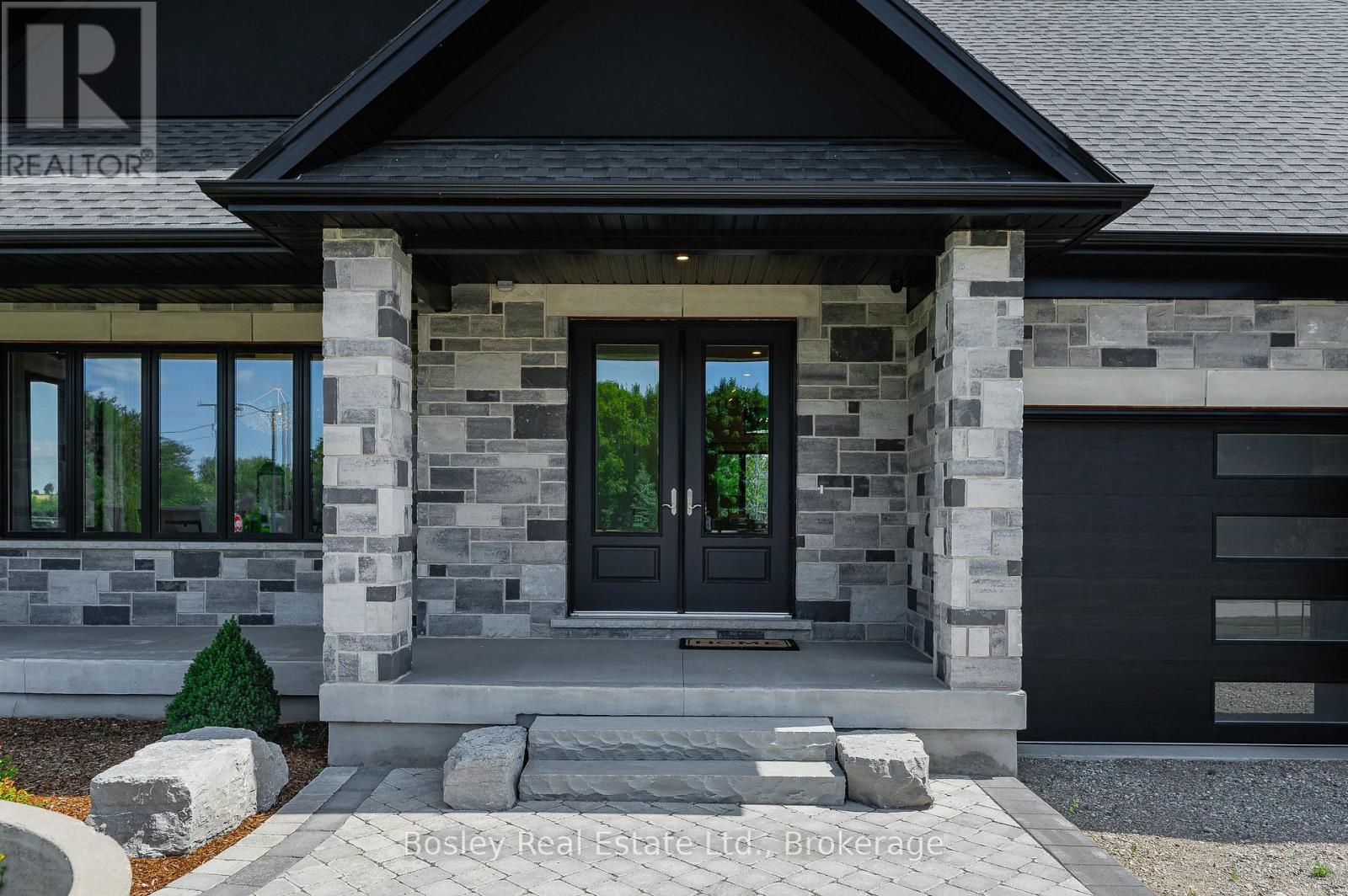 10 INVERHILL AVENUE, Centre Wellington, Ontario