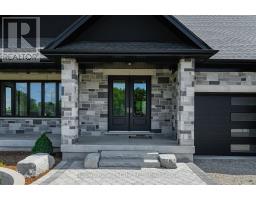 10 INVERHILL AVENUE, Centre Wellington, Ontario