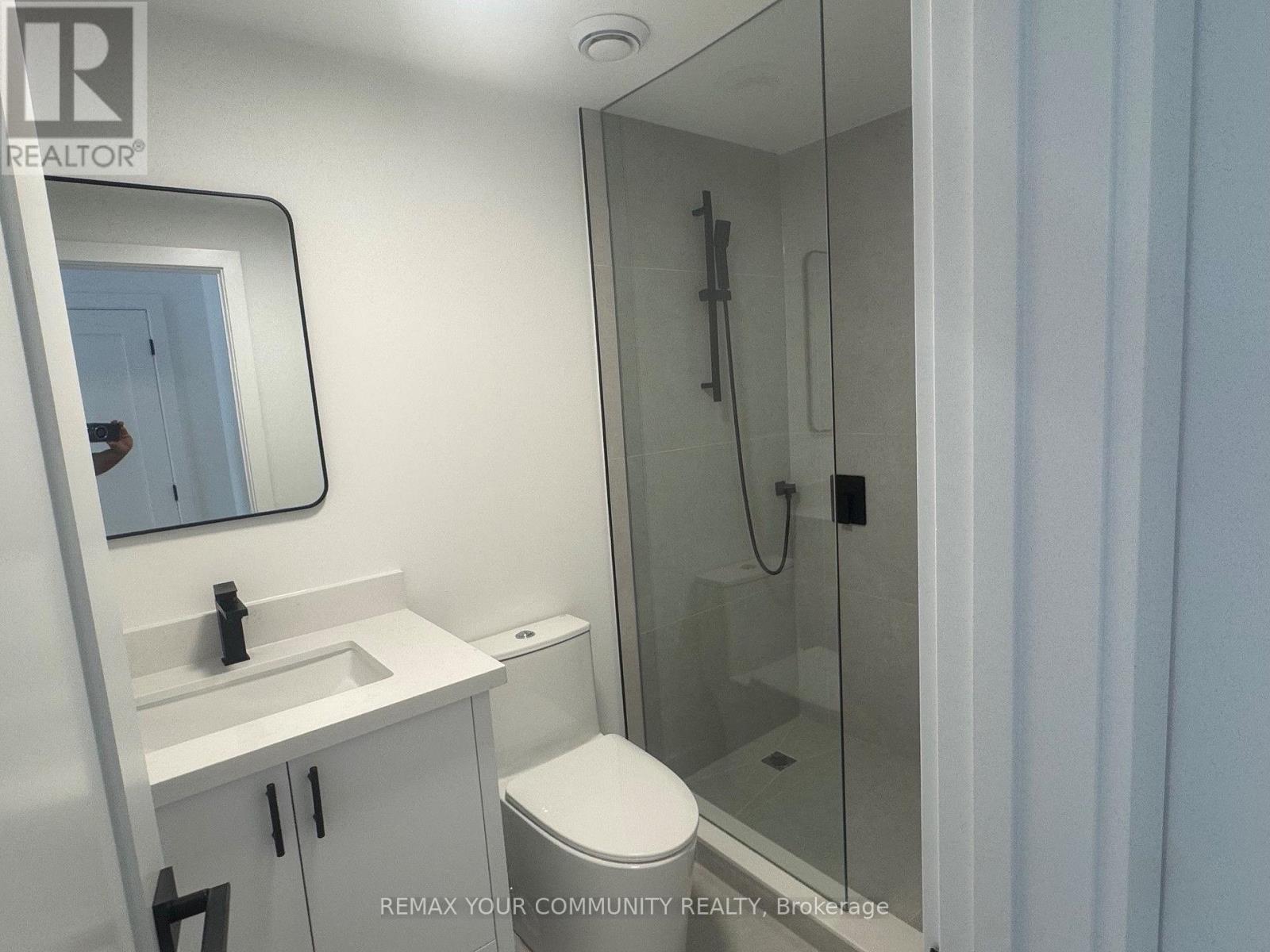 3 - 222 Belgravia Avenue, Toronto, Ontario  M6E 2M8 - Photo 11 - W13811470