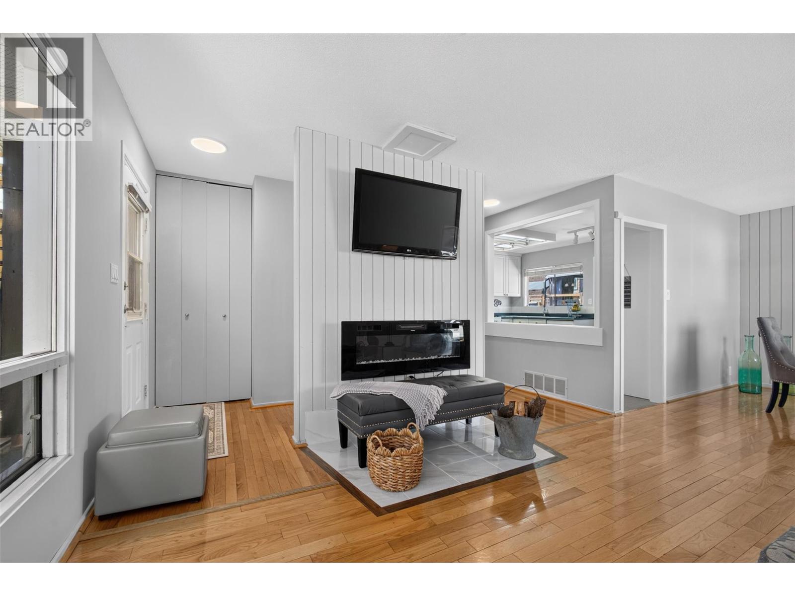 1261 Lawson Avenue, Kelowna, British Columbia  V1Y 6V1 - Photo 7 - 10400817