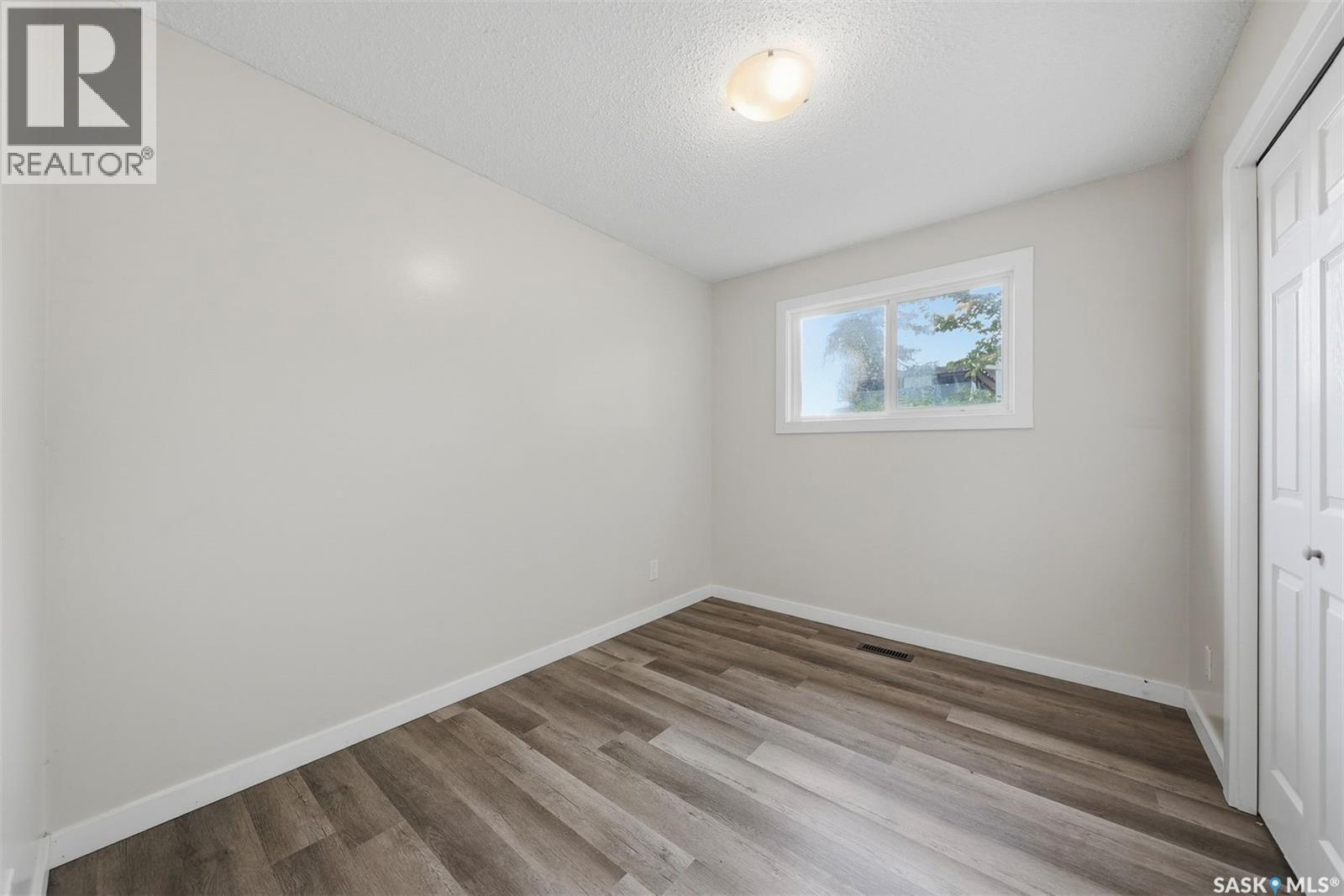 3817 Diefenbaker Drive, Saskatoon, Saskatchewan  S7L 5C6 - Photo 12 - SK049274