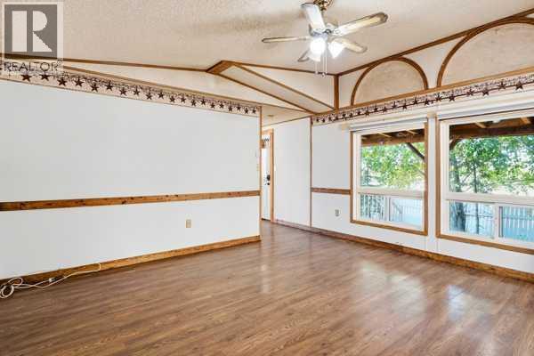 2000, 21st Ave, Bowden, Alberta T0M 0K0 - Photo 5 - A2346925