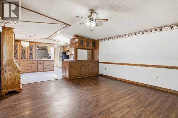 2000, 21st Ave, Bowden, Alberta T0M 0K0 - Photo 4 - A2346925