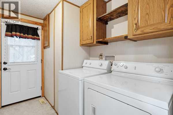 2000, 21st Ave, Bowden, Alberta T0M 0K0 - Photo 12 - A2346925