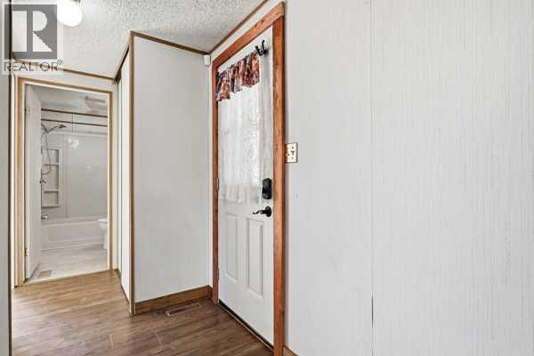2000, 21st Ave, Bowden, Alberta T0M 0K0 - Photo 3 - A2346925