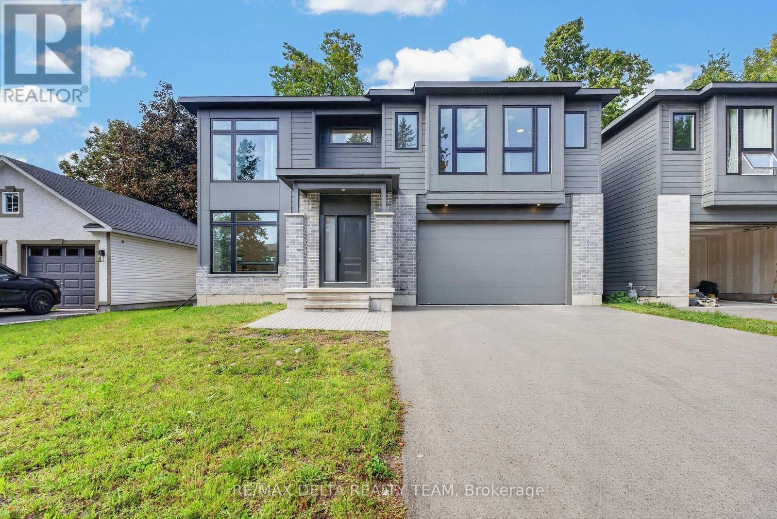 45 ST CLAIRE AVENUE, Ottawa, Ontario