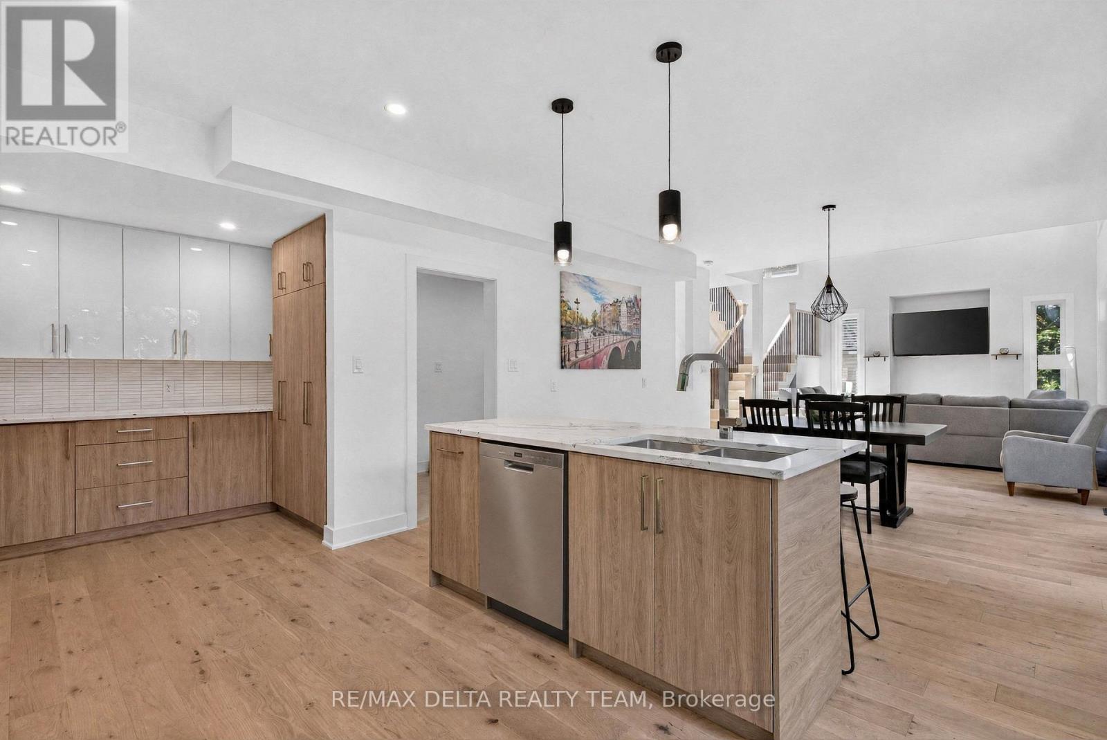 45 St Claire Avenue, Ottawa, Ontario  K2G 2A1 - Photo 12 - X13821170