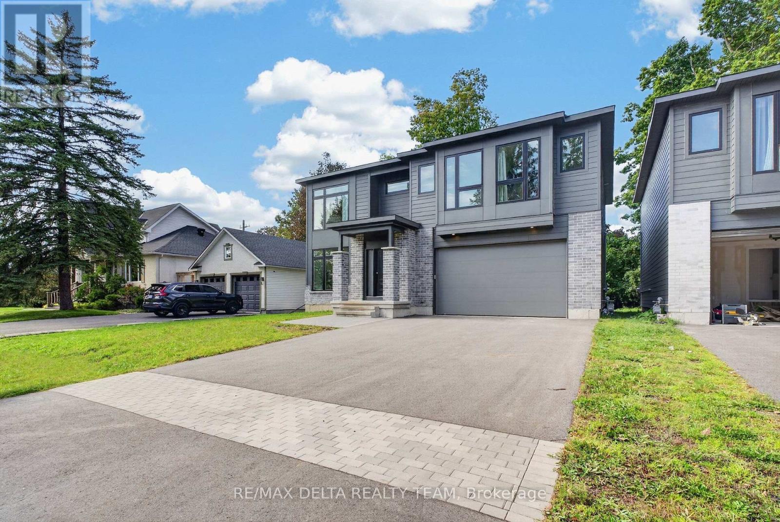 45 St Claire Avenue, Ottawa, Ontario  K2G 2A1 - Photo 3 - X13821170