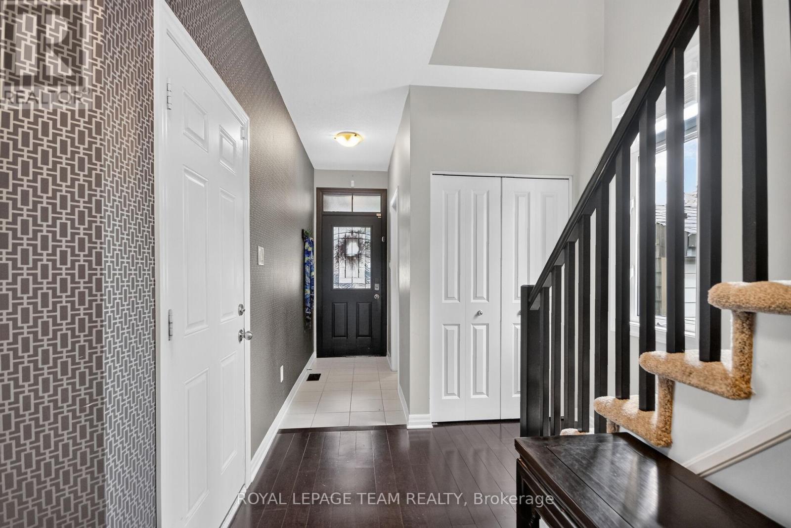 111 Hawkeswood Drive, Ottawa, Ontario  K4M 0C1 - Photo 3 - X13821182