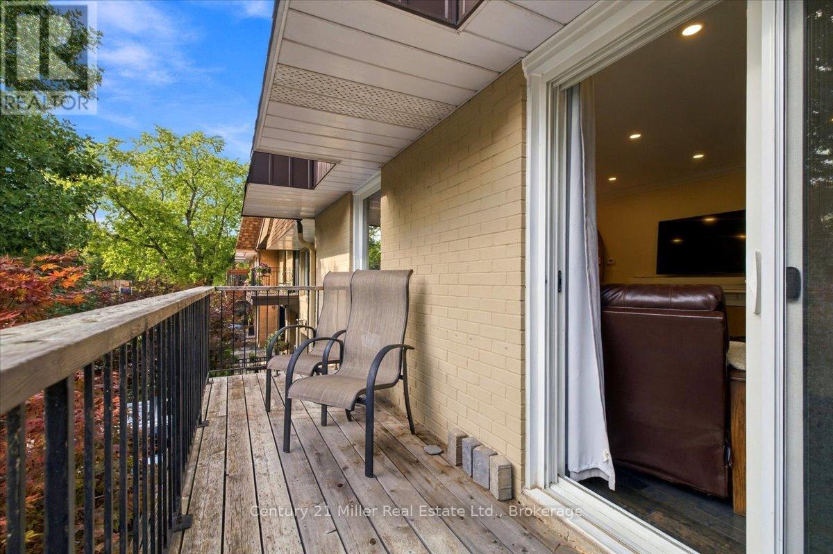 37 Tulip Street S, Oakville, Ontario  L6L 3V3 - Photo 10 - W13821124