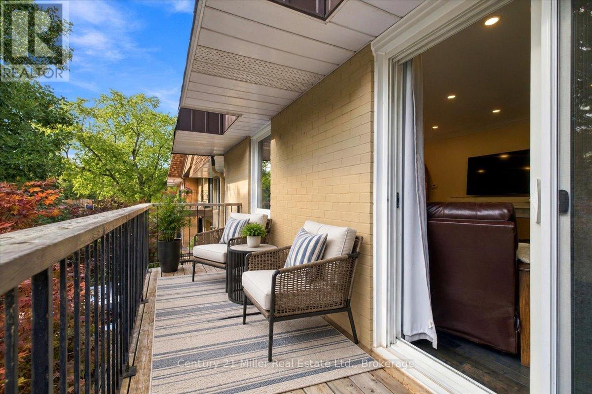 37 Tulip Street S, Oakville, Ontario  L6L 3V3 - Photo 12 - W13821124