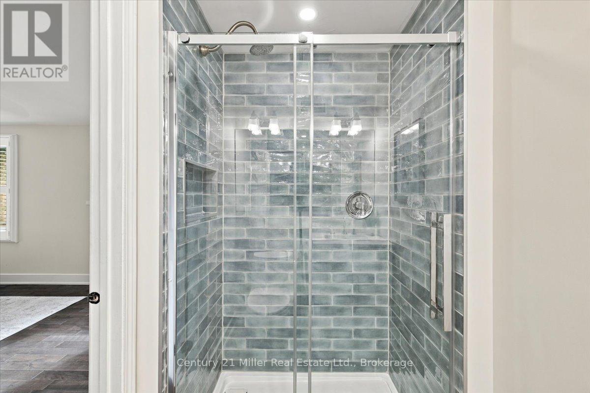 37 Tulip Street S, Oakville, Ontario  L6L 3V3 - Photo 28 - W13821124