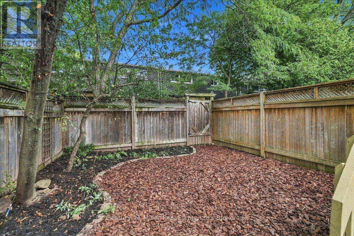 37 Tulip Street S, Oakville, Ontario  L6L 3V3 - Photo 35 - W13821124