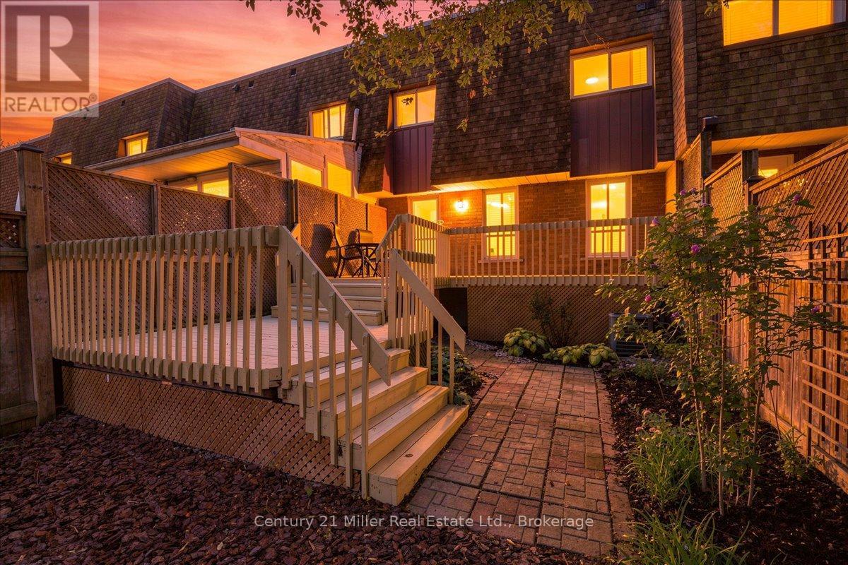 37 Tulip Street S, Oakville, Ontario  L6L 3V3 - Photo 49 - W13821124