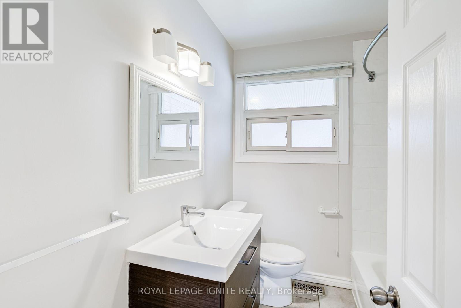 620 Central Park Boulevard N, Oshawa, Ontario  L1G 6A4 - Photo 37 - E13821022