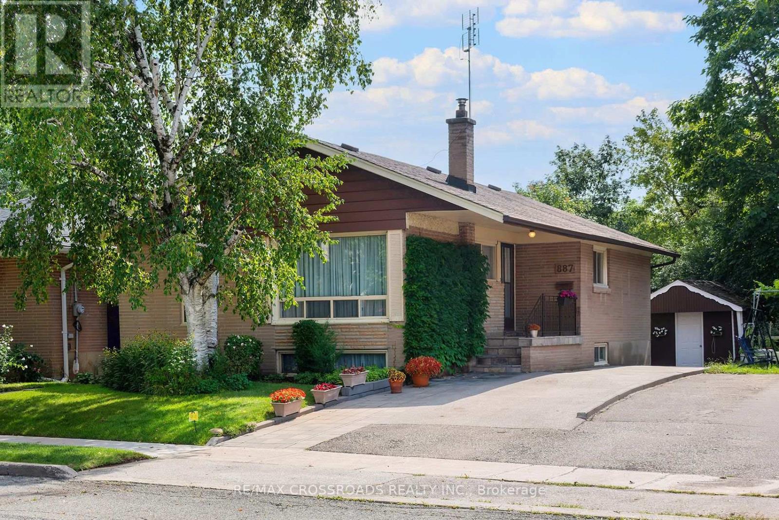 887 BRIMORTON DRIVE, Toronto, Ontario