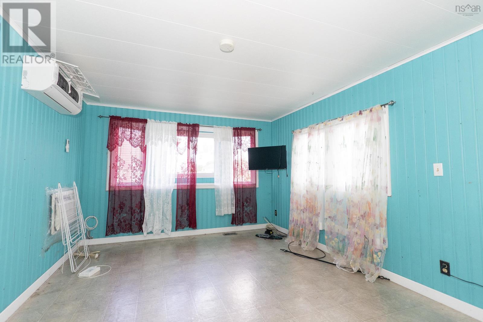 21 Harrison Avenue, Springhill, Nova Scotia  B0M 1X0 - Photo 11 - 202624178