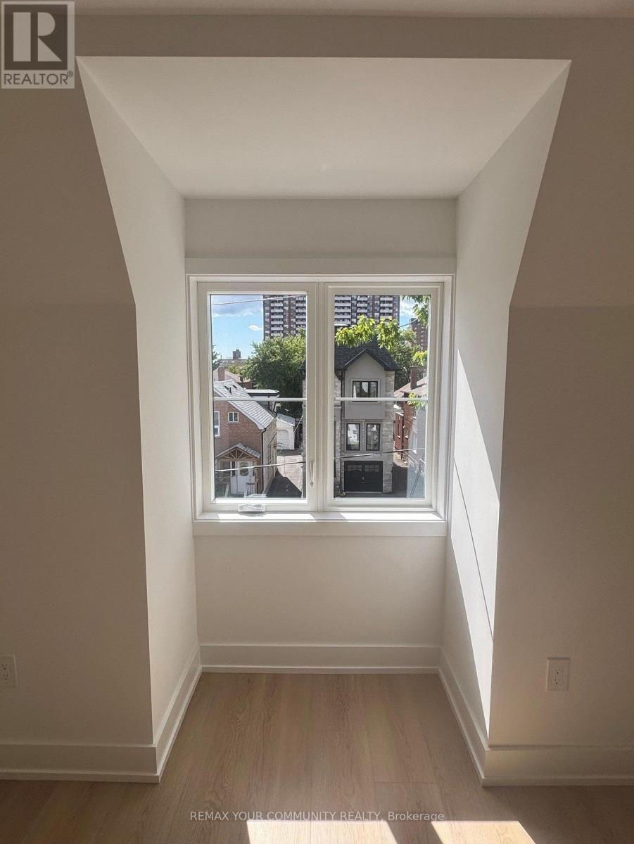 3 - 222 Belgravia Avenue, Toronto, Ontario  M6E 2M8 - Photo 12 - W13811470