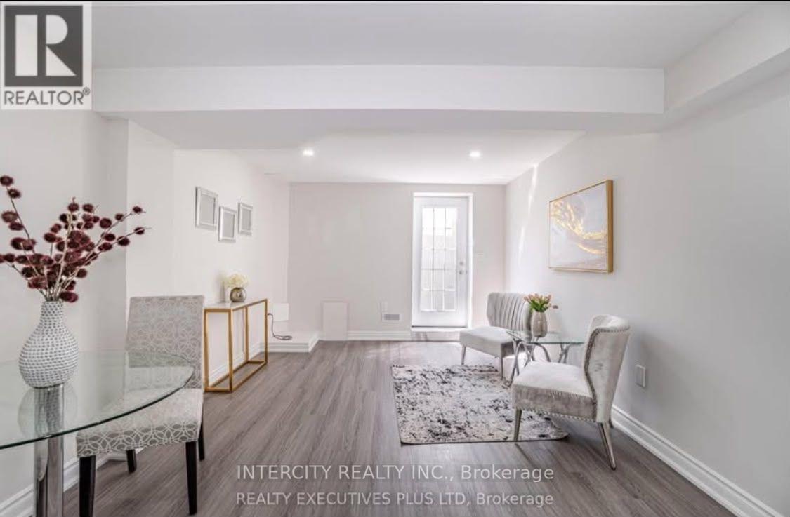 36 Minna Trail, Brampton (Northwest Brampton), Ontario  L7A 4T1 - Photo 3 - W13821032