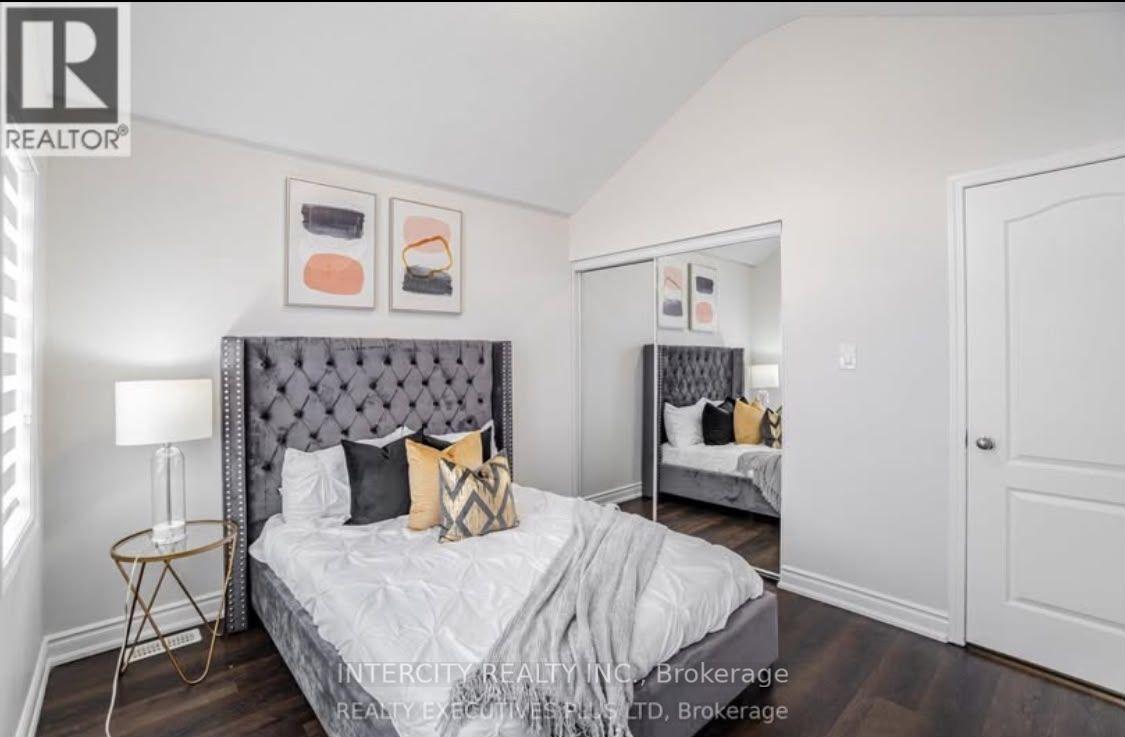 36 MINNA TRAIL