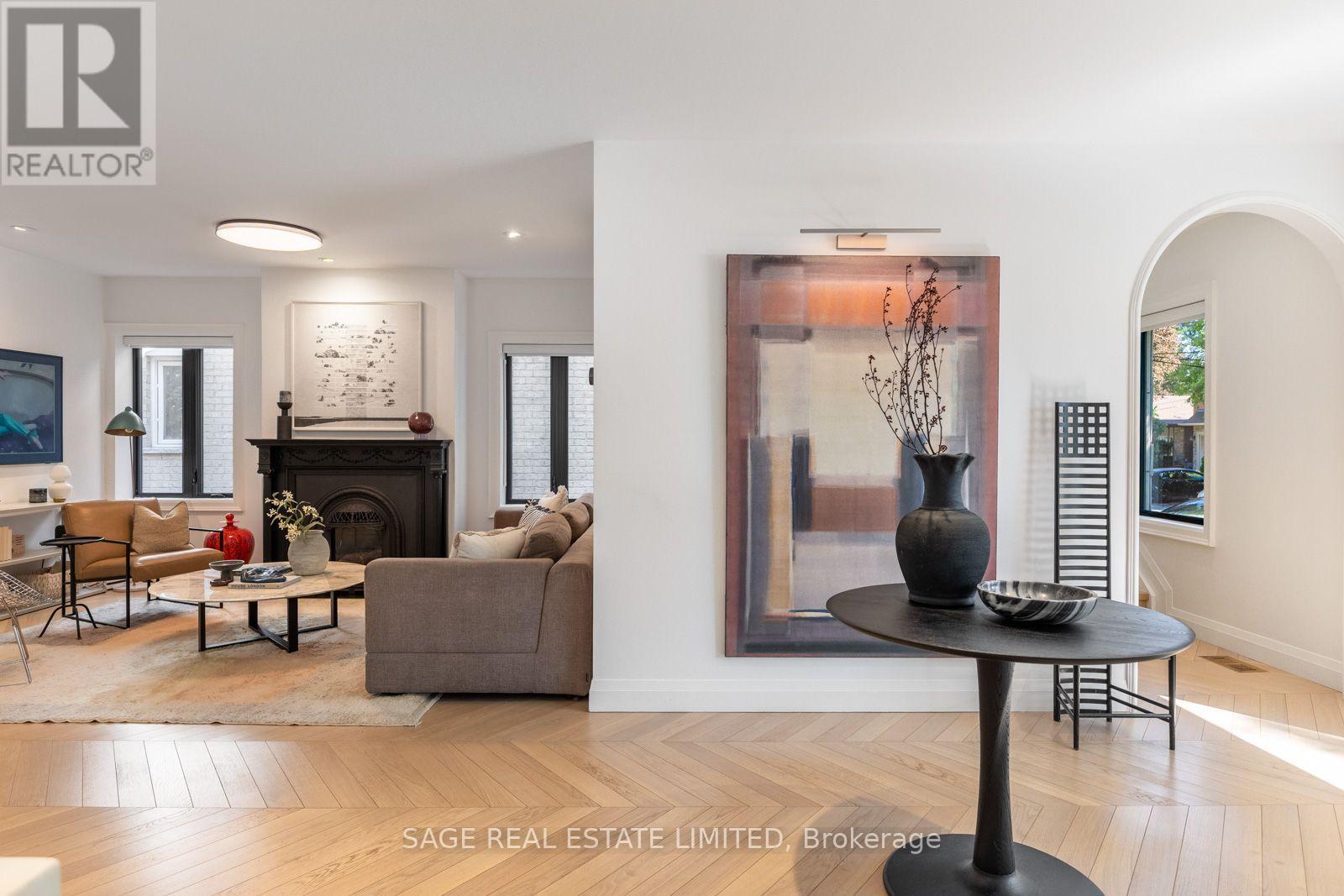 6 WESTROSE AVENUE, Toronto, Ontario