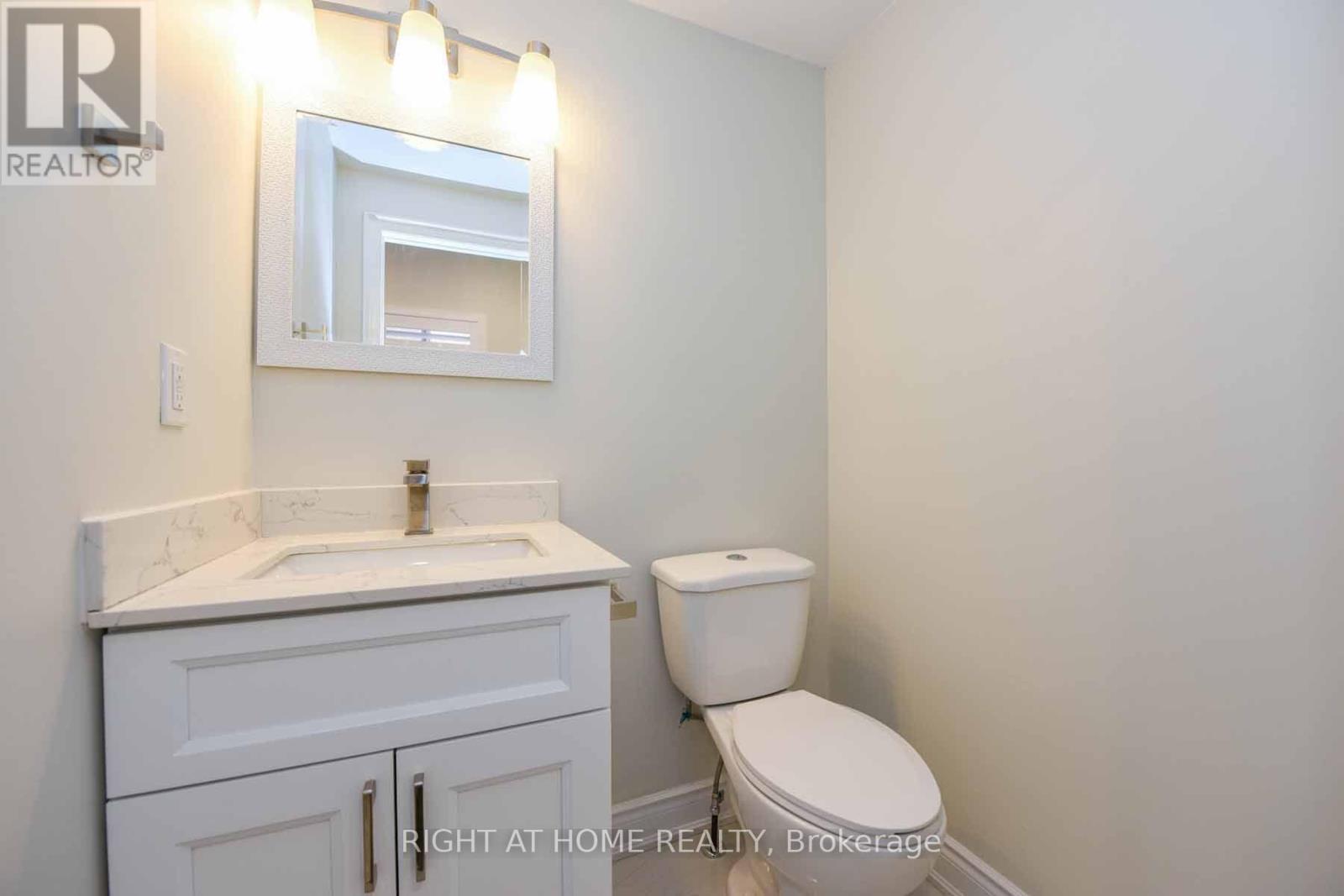 903 Blyleven Boulevard, Mississauga, Ontario  L5V 2J3 - Photo 13 - W13821080