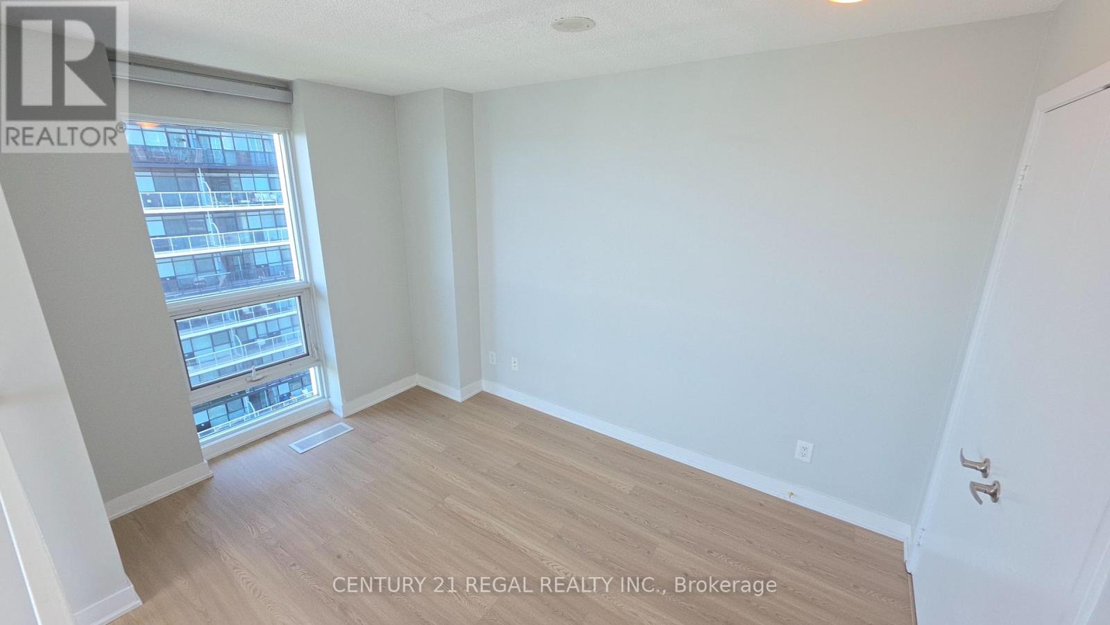 2705 - 155 Legion Road N, Toronto, Ontario  M8Y 0A7 - Photo 16 - W13821084