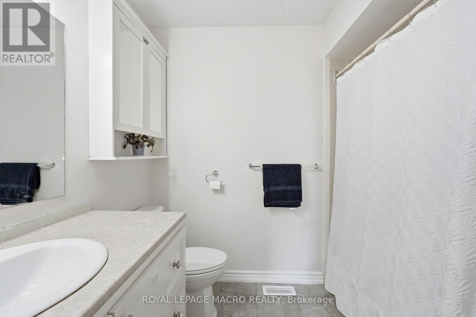 2328 Malcolm Crescent, Burlington, Ontario  L7P 4H4 - Photo 20 - W13821088
