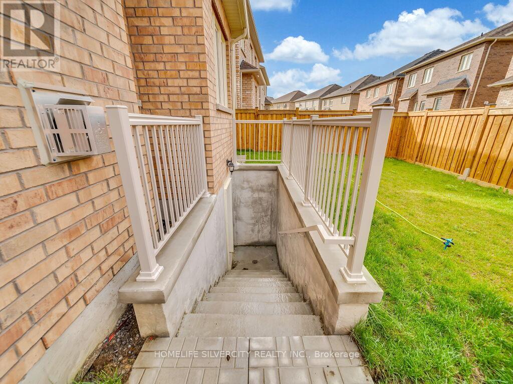 15 Puffin Crescent, Brampton, Ontario  L6R 4C4 - Photo 34 - W13821112