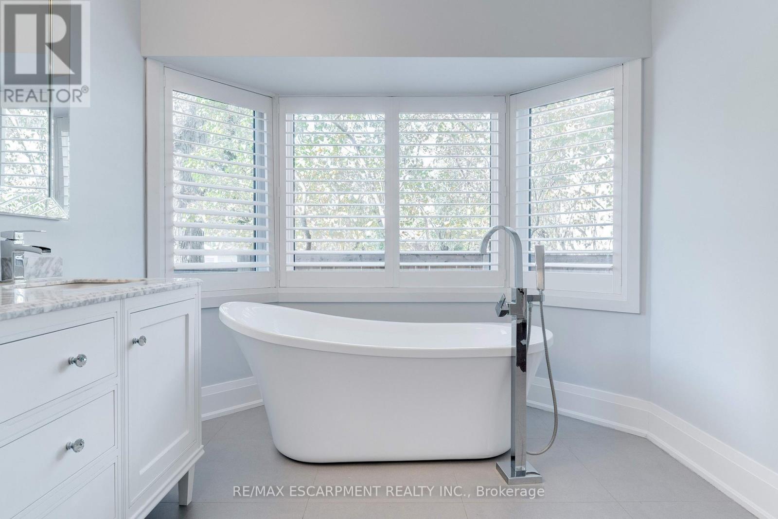 296 Kent Crescent, Burlington (Appleby), Ontario  L7L 4T1 - Photo 13 - W13821122