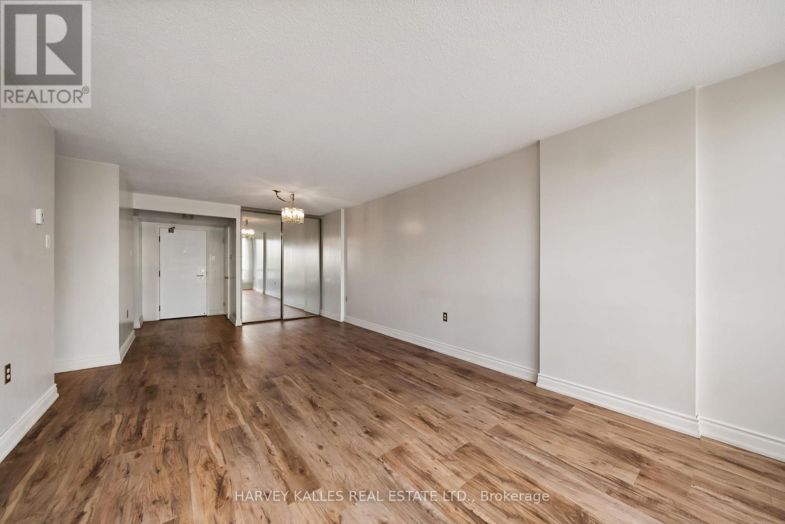505 - 25 Fairview Road, Mississauga, Ontario  L5B 3Y8 - Photo 5 - W13821166